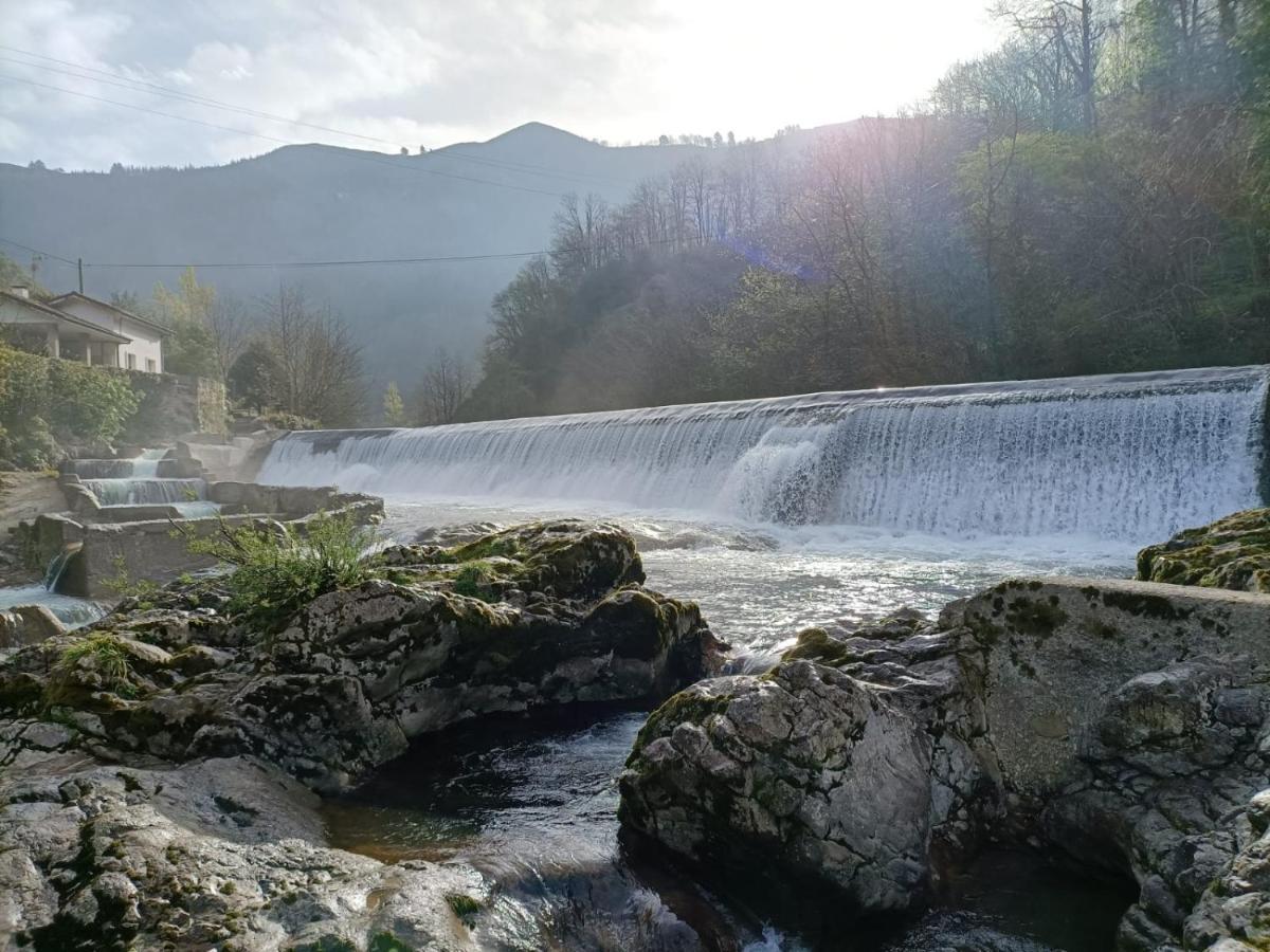 La Salmonera Cangas De Onis Caño Eksteriør bilde