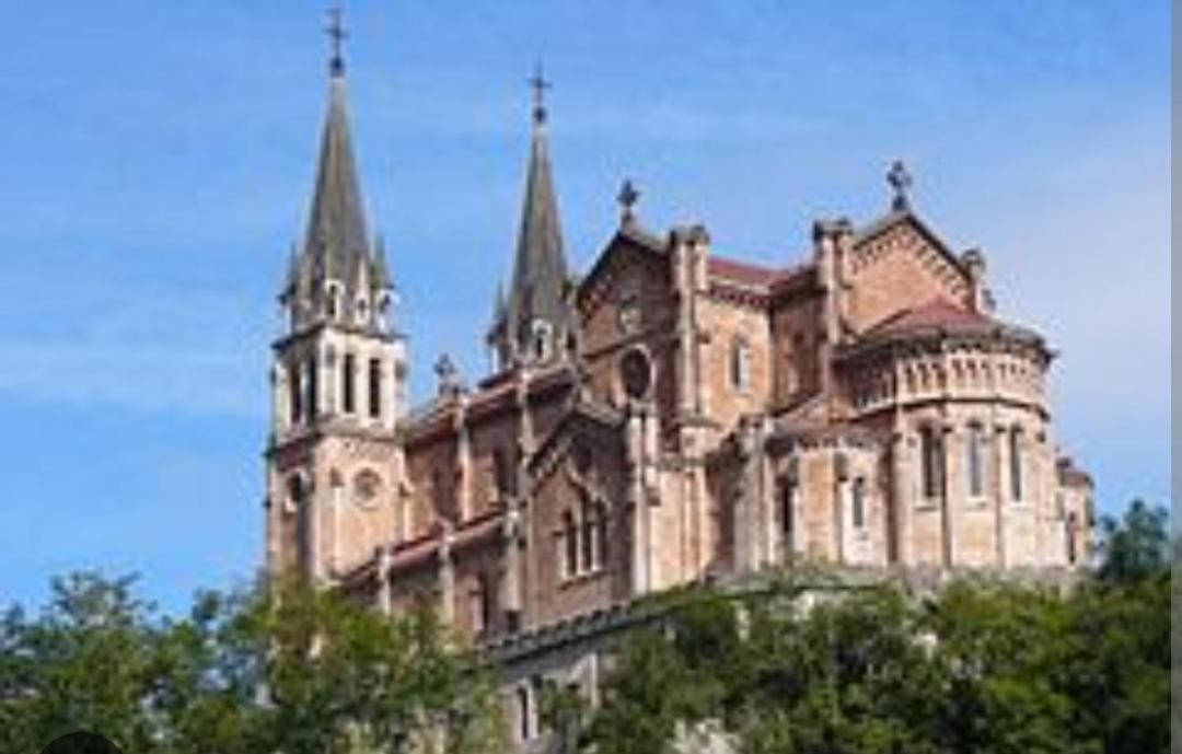 La Salmonera Cangas De Onis Caño Eksteriør bilde